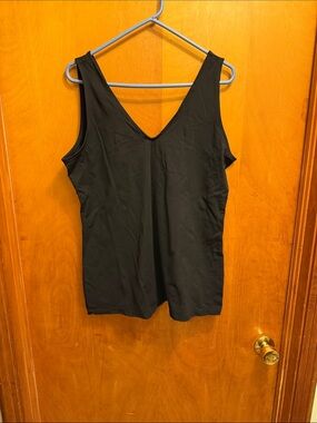 torrid Black V-Neck Tank Top